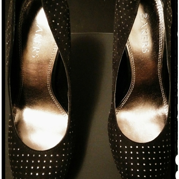 Bakers Alecia Studded Platform Pumps - Picture 2 of 6